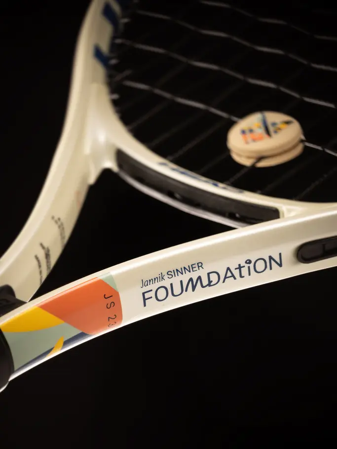 , Ver imagen de tamaño completo de Vista frontal de Product detail - Jannik Sinner Foundation 17