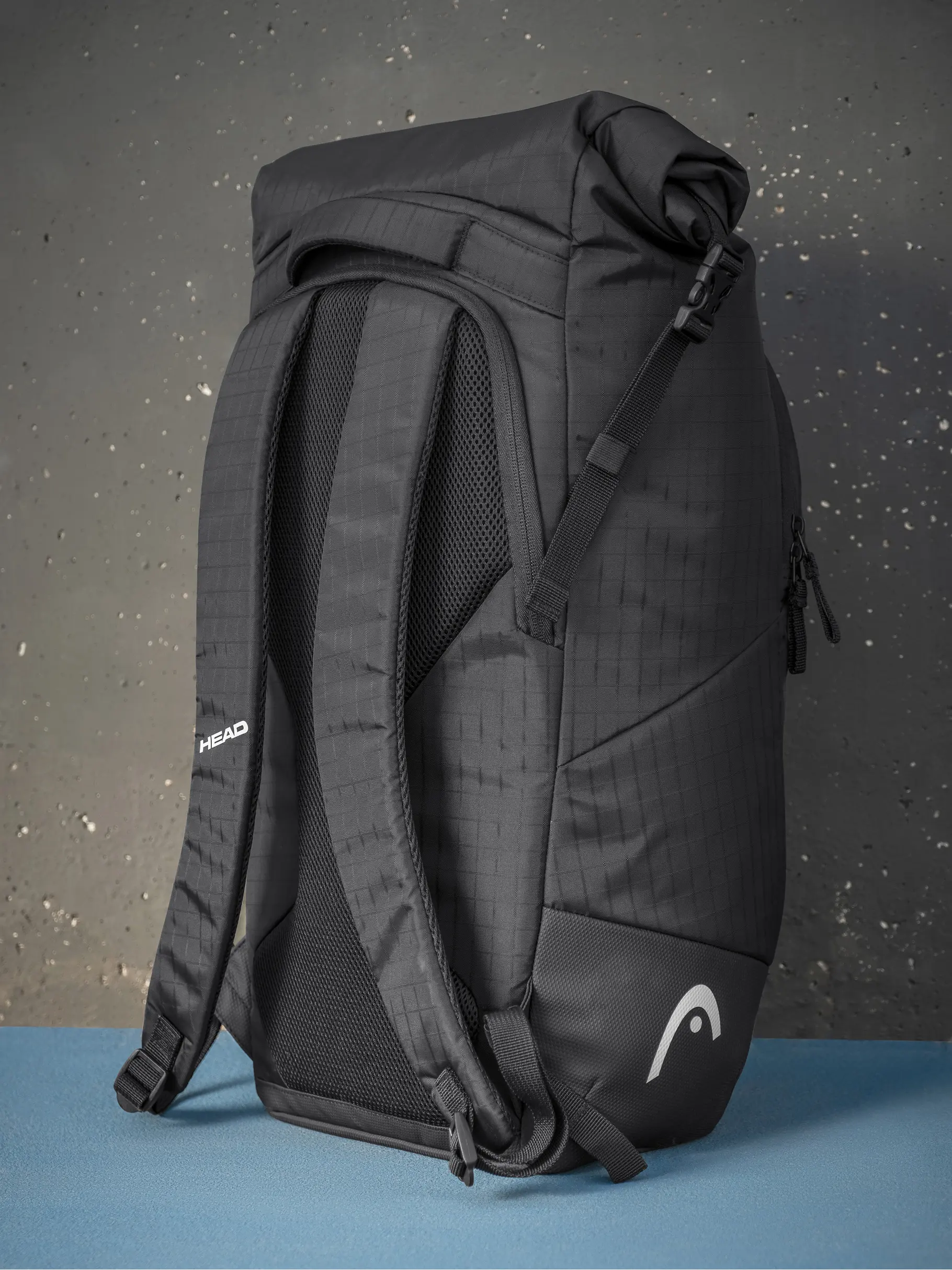 , wyświetl pełno wymiarowy obraz widoku z przodu Product detail - Tour Racqpack BK