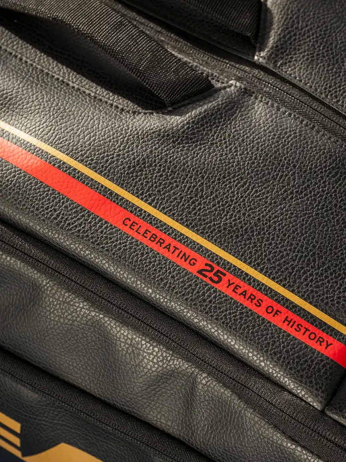 Out of Stock,New, voir image en taille réelle de la vue frontale de Product detail - Retro Padel Bag 25th LTD