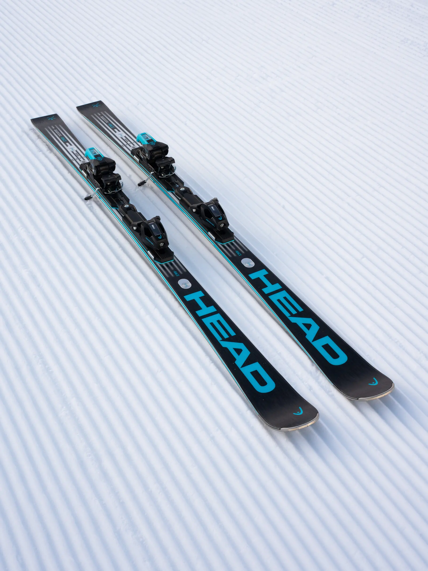 , Ver imagen de tamaño completo de Vista frontal de Product detail - Worldcup Rebels e-Race - with binding PROTECTOR+ FF 14 GW