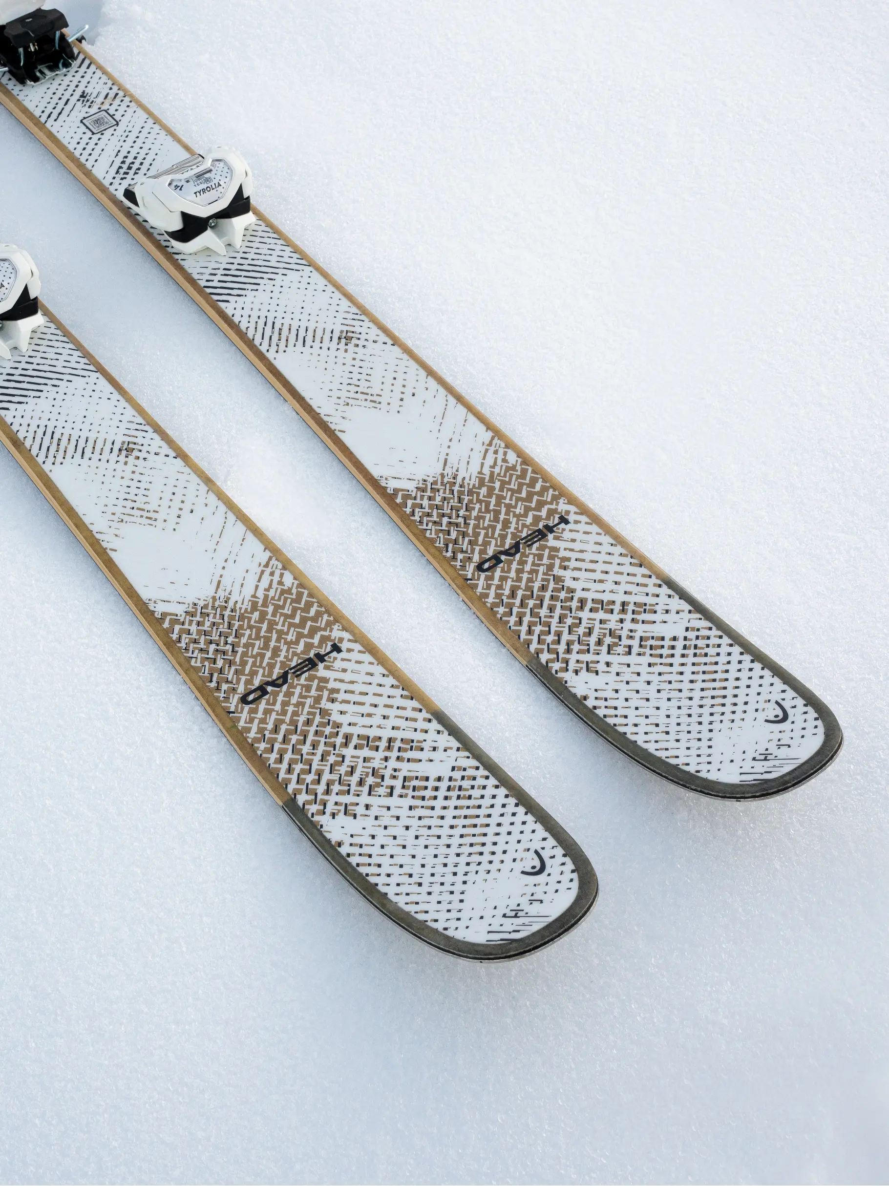 , voir image en taille réelle de la vue frontale de Product detail - KORE 99 Ti W - without binding