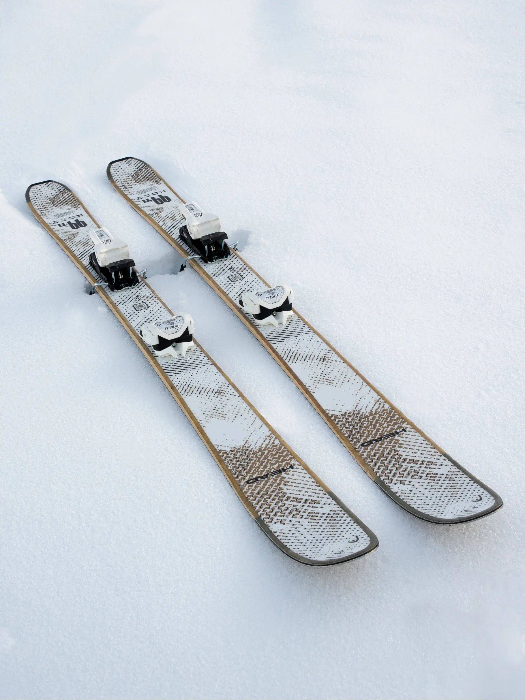 , voir image en taille réelle de la vue frontale de Product detail - KORE 99 Ti W - without binding