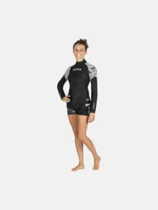 Display front view 1 of Product detail - Ultra Skin - Long Sleeve - She Dives
