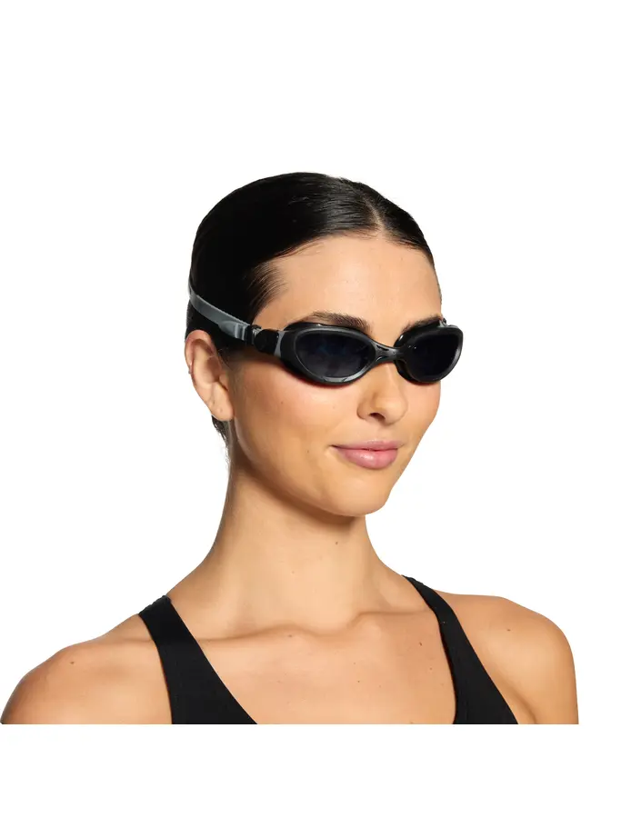 , voir image en taille réelle de la vue frontale de Product detail - Phantom 2.0 Swimming Goggles - Tinted Smoke Lens Black/Grey - Tint Smoke Lens