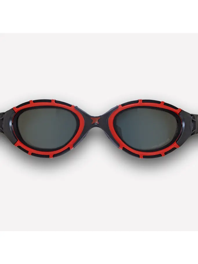 , Ver imagen de tamaño completo de Vista frontal de Product detail - Predator Flex Swimming Goggles - Polarized Lens Black/Red - Polarized Smoke Lens