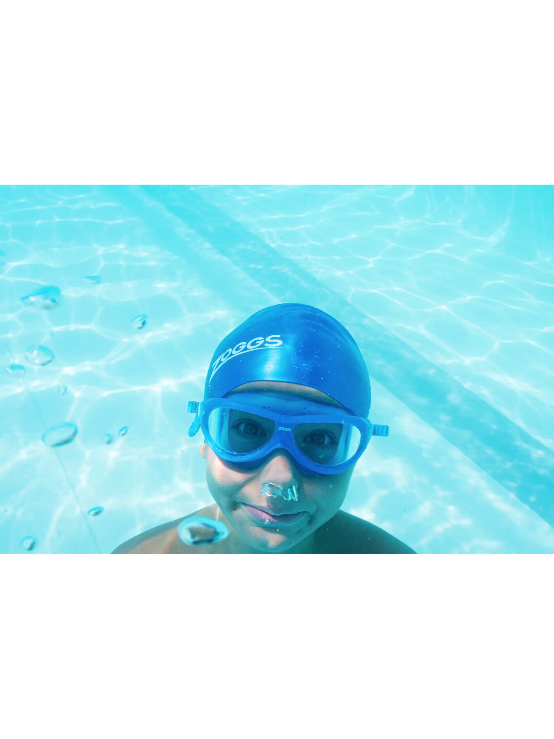 , Ver imagen de tamaño completo de Vista frontal de Product detail - Phantom Junior Swimming Mask Blue/White - Tinted Blue Lens