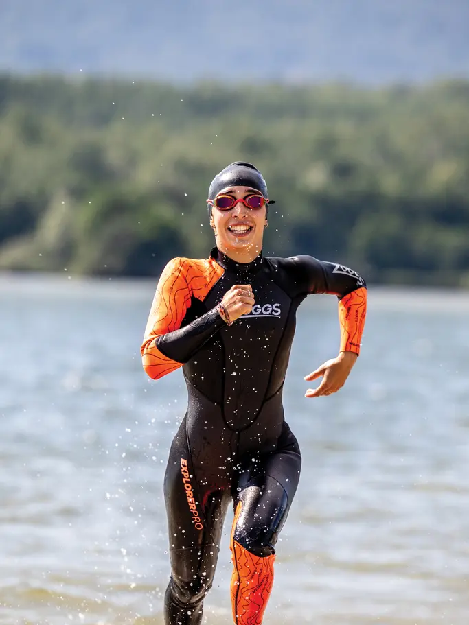 , Ver imagen de tamaño completo de Vista frontal de Product detail - Womens FS Open Water Wetsuit - Explorer Pro black/red