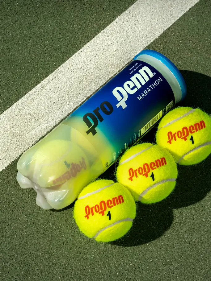 , voir image en taille réelle de la vue frontale de Product detail - Penn Tour Regular-Duty Felt  3-ball Can
