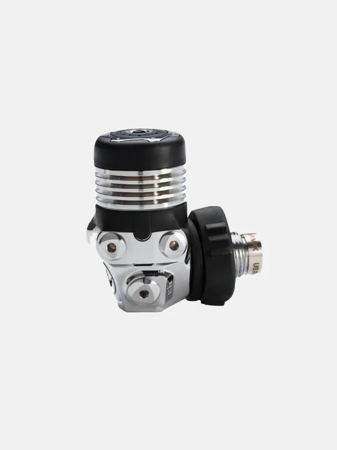 , view full size image of Front view of Product detail - LEG3ND ELITE - Dive Regulator black