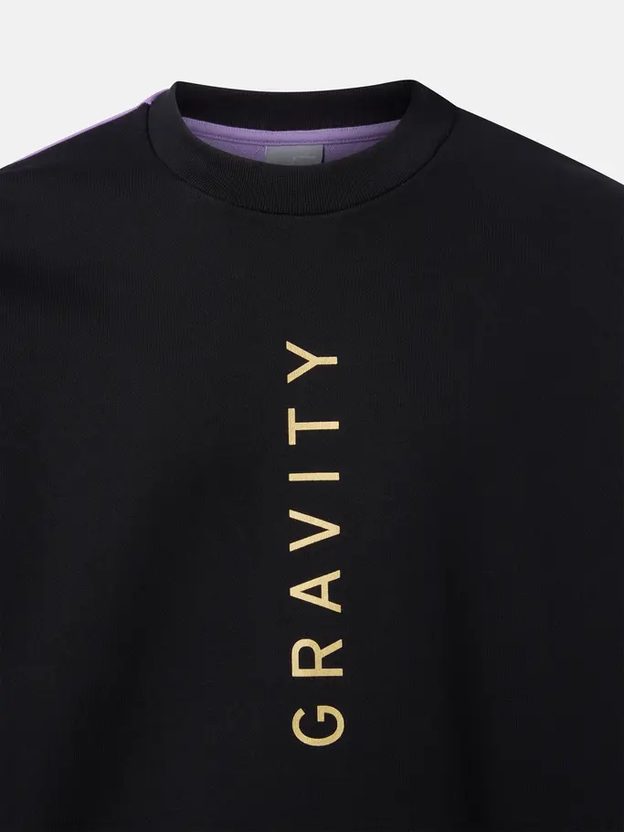 Club head,New, weergave van volledige grootte van vooraanzicht van Product detail - GRAVITY Crewneck Unisex alight lilac/black