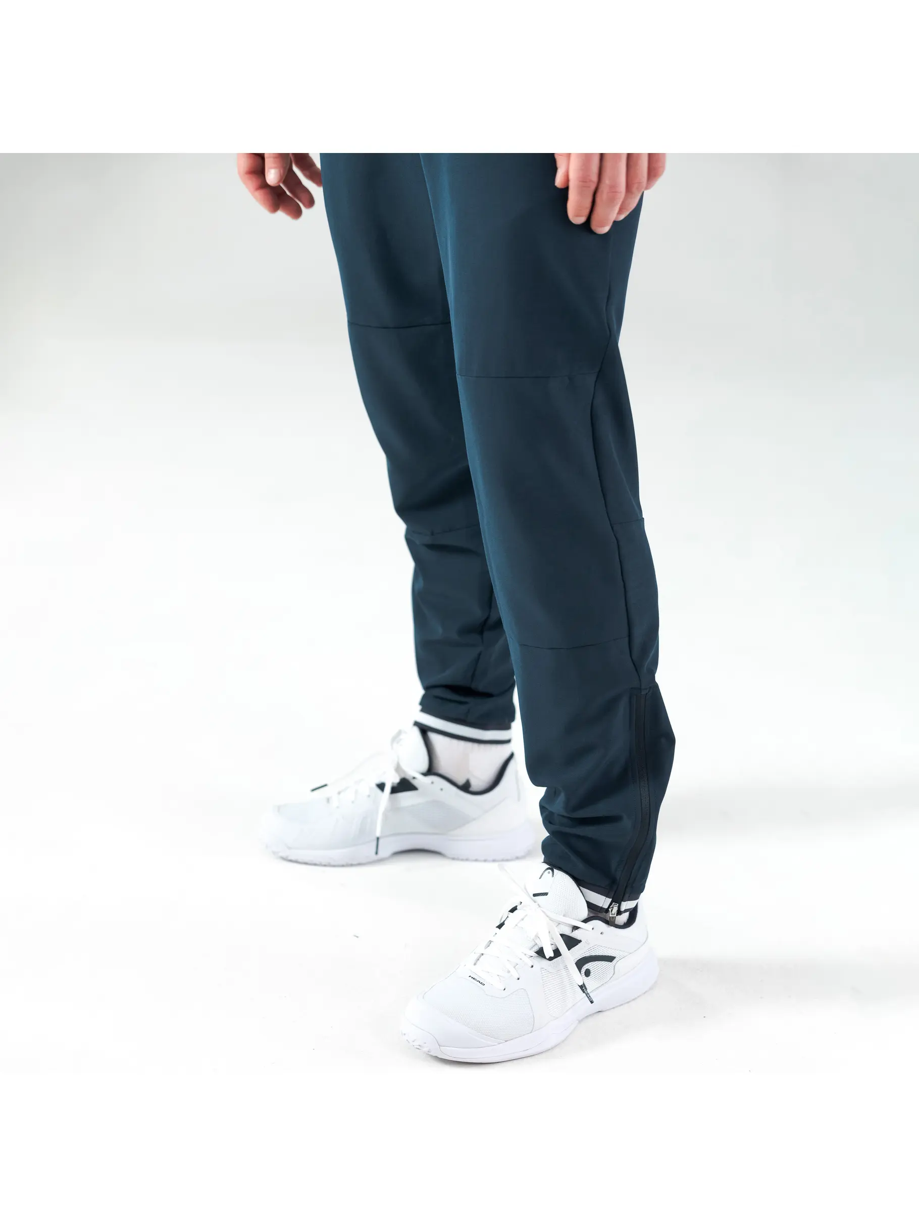 Out of Stock,Sale, Ansicht Großes Bild der Vorderseite Product detail - BREAKER Pants Men navy