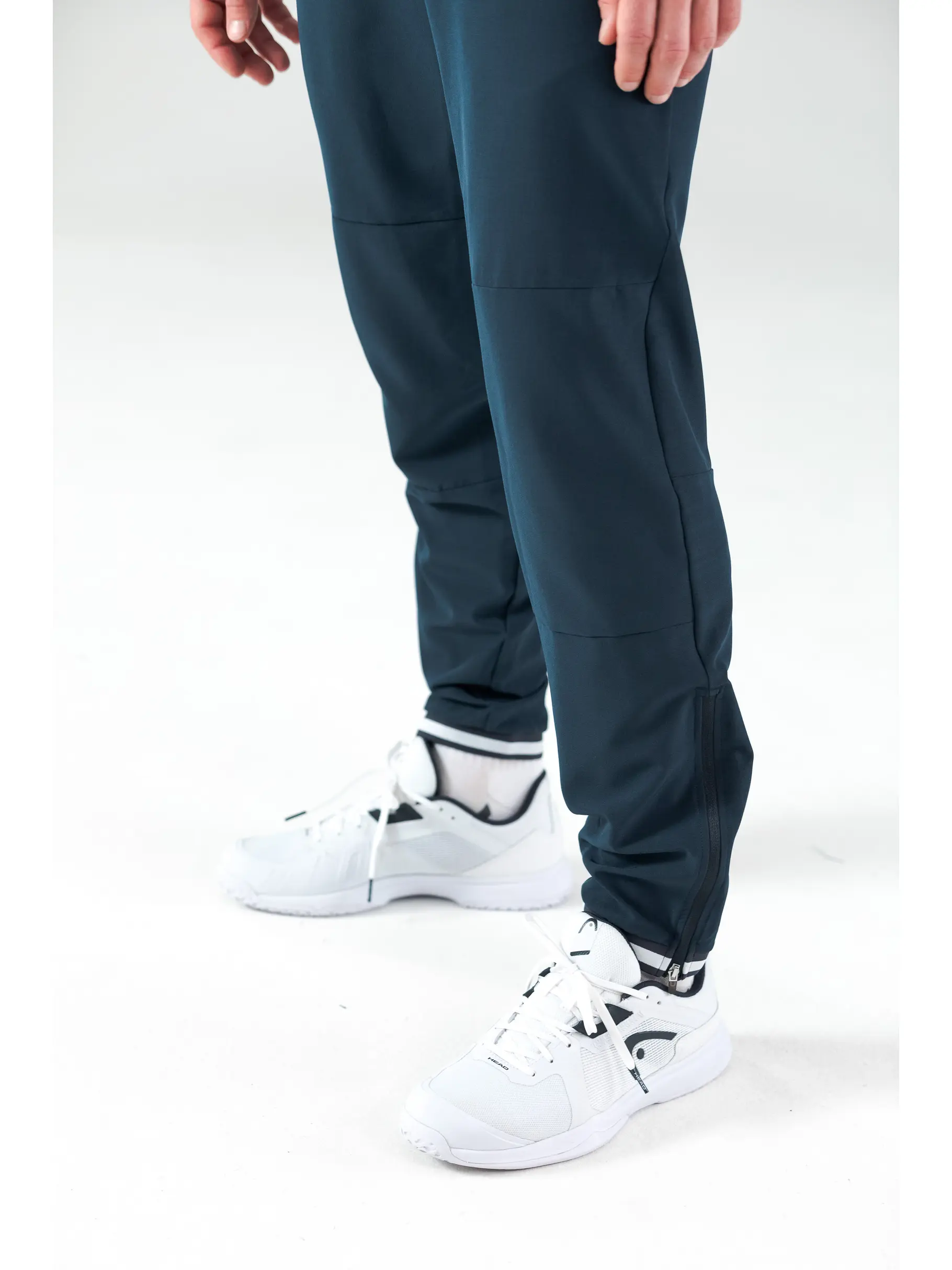 Out of Stock,Sale, Ansicht Großes Bild der Vorderseite Product detail - BREAKER Pants Men navy