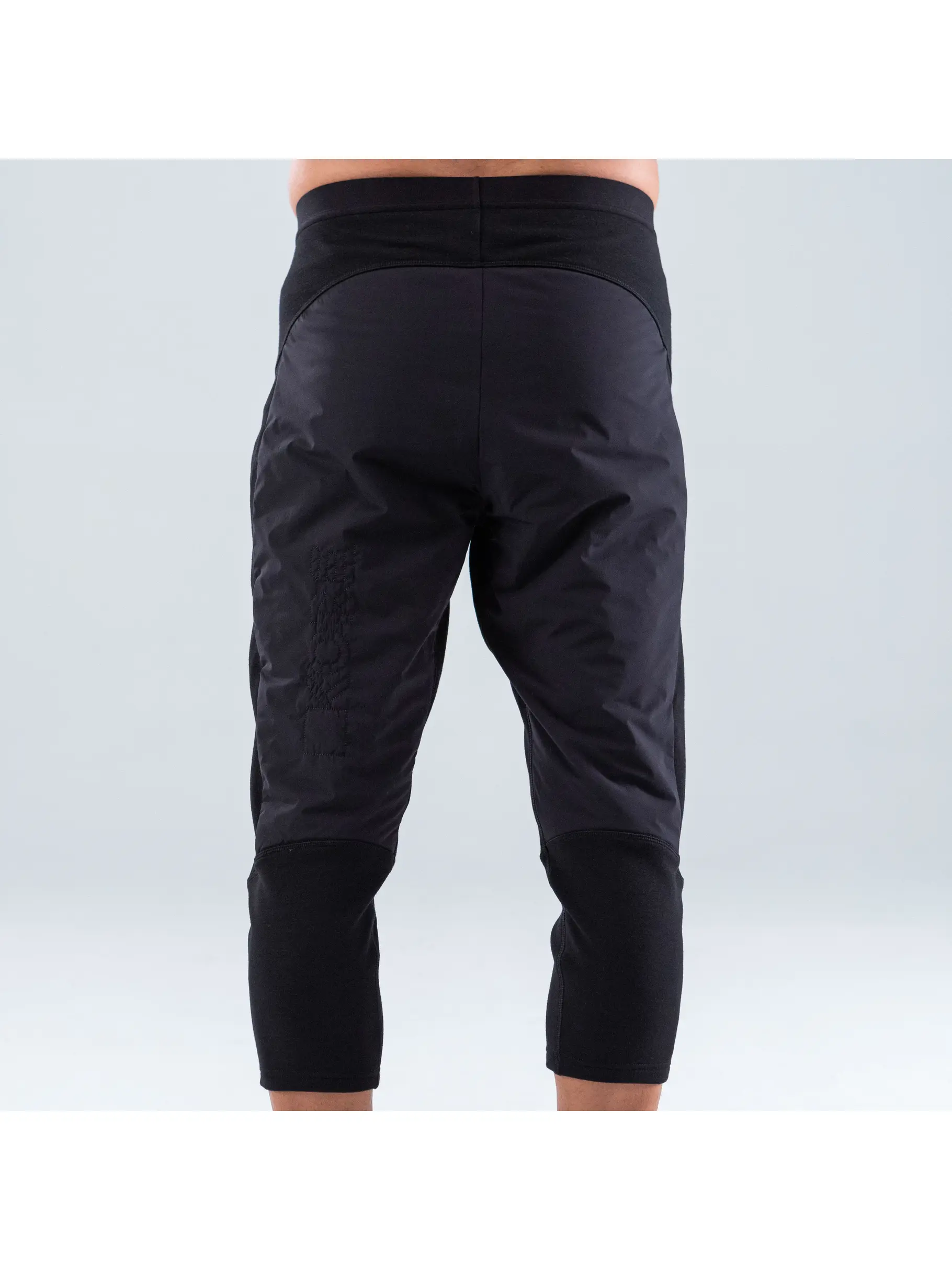 , view full size image of Front view of Product detail - KORE 3/4 Pants Men black