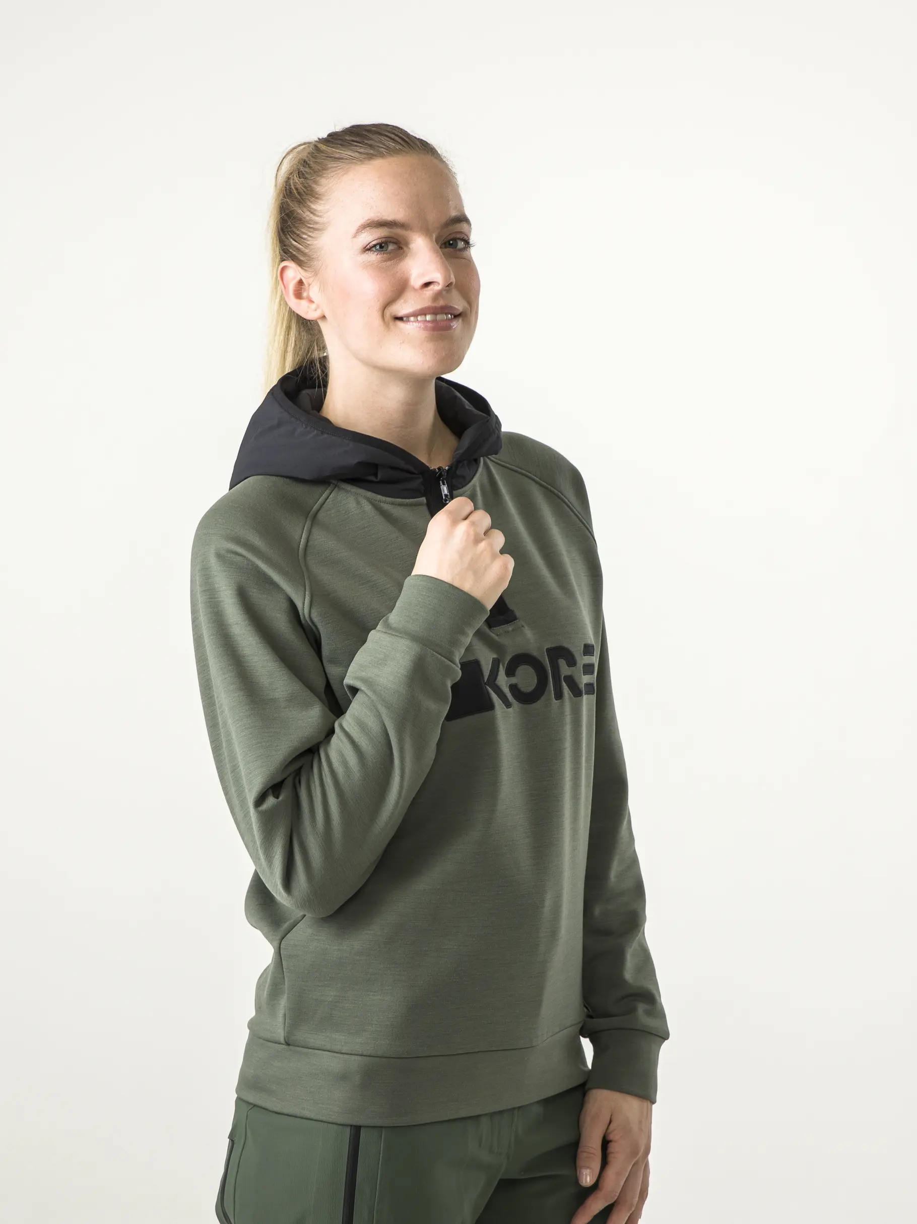 Sale, weergave van volledige grootte van vooraanzicht van Product detail - KORE Tech Hoodie Unisex thyme