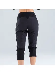 Display front view 4 of Product detail - KORE 3/4 Pants Women black