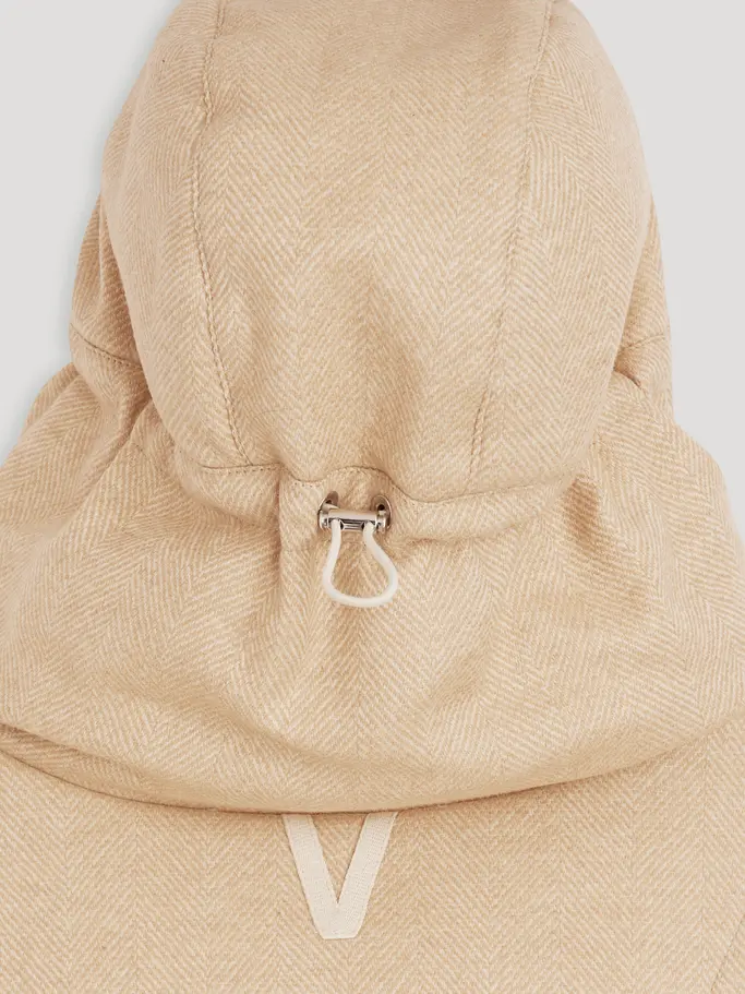 , zobrazit obrázek v plné velikosti z předního pohledu Product detail - AMBER CROPPED VEST light beige