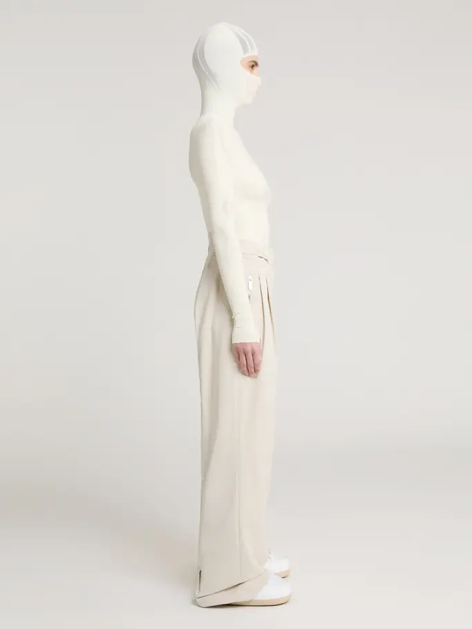 , zobrazit obrázek v plné velikosti z předního pohledu Product detail - STARLIGHT SEAMLESS TOP light beige