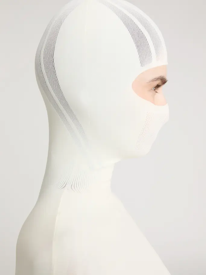 , zobrazit obrázek v plné velikosti z předního pohledu Product detail - STARLIGHT SEAMLESS TOP light beige