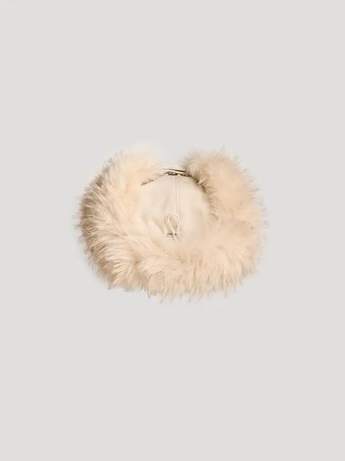 , wyświetl pełno wymiarowy obraz widoku z przodu Product detail - POPPY FUR BASEBALL CAP light beige