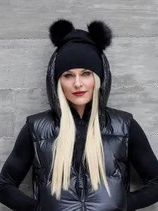 Display front view 1 of Product detail - LINDSEY Beanie Women black